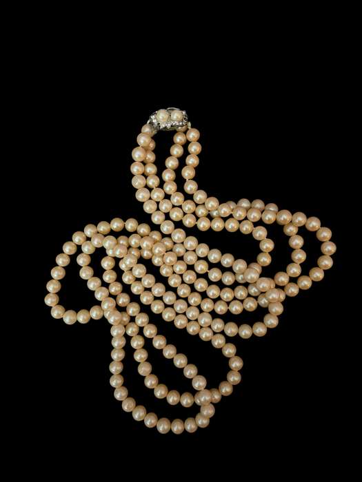 Necklace costume jewellery