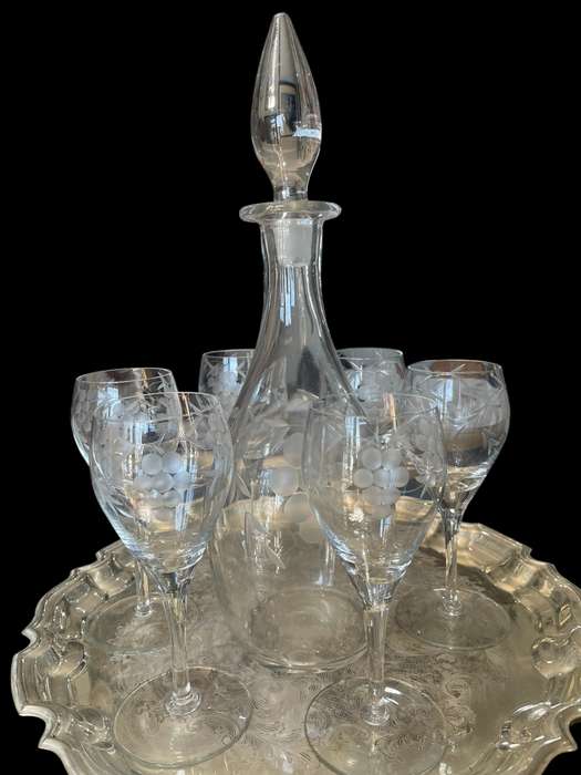 Decanter glasses grape etched