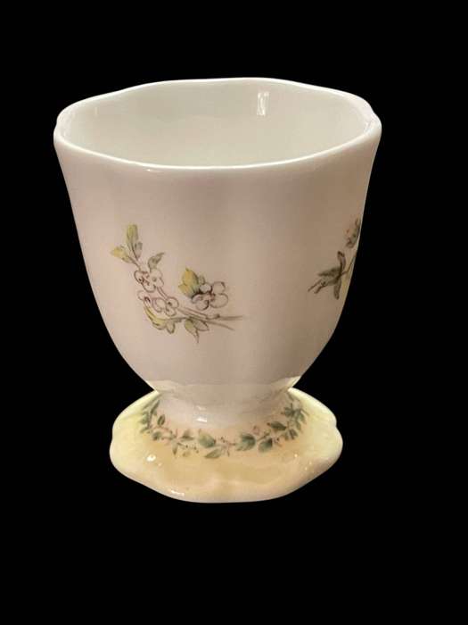 Egg cup Royal Doulton Spring
