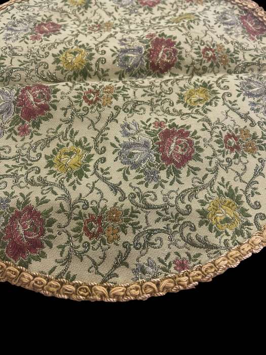 Doilie brocade velveteen