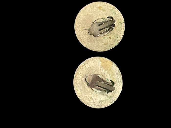 Earrings clip on per pair
