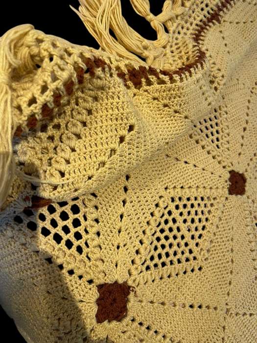 Blanket crochet coffee coloured