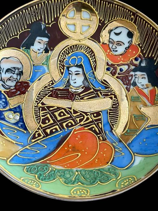 Plate display Oriental