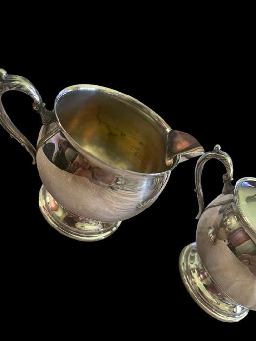 Creamer sugar basin