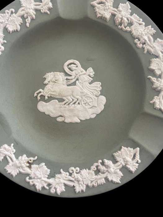 Plate display Wedgwood green