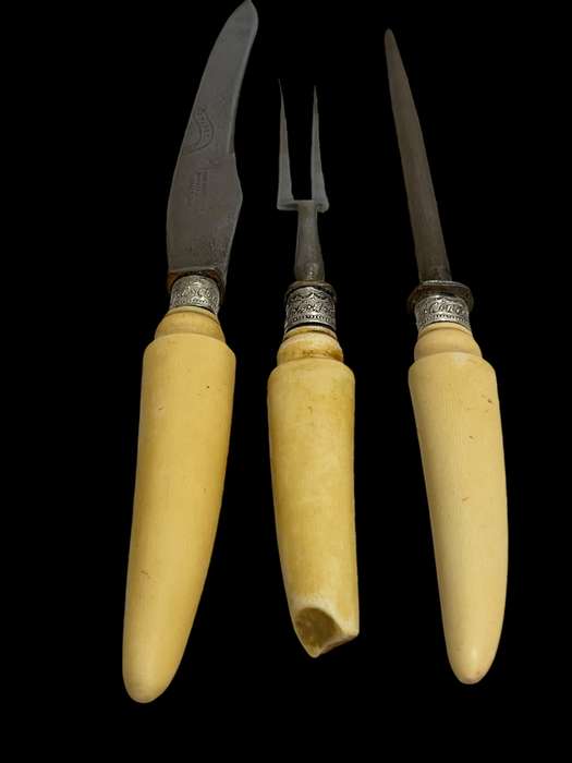 Carving set