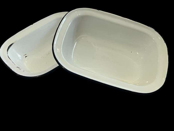 Bowl enamel pie dish each