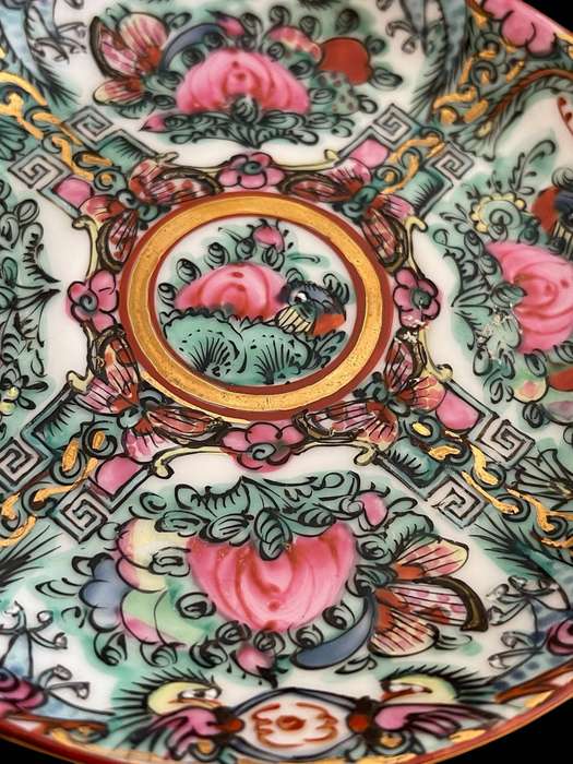 Plate display Oriental