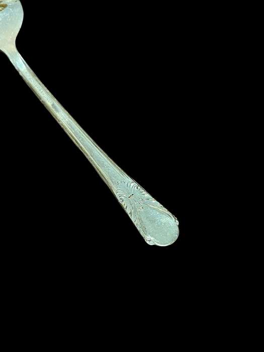 Serving fork (NR8)
