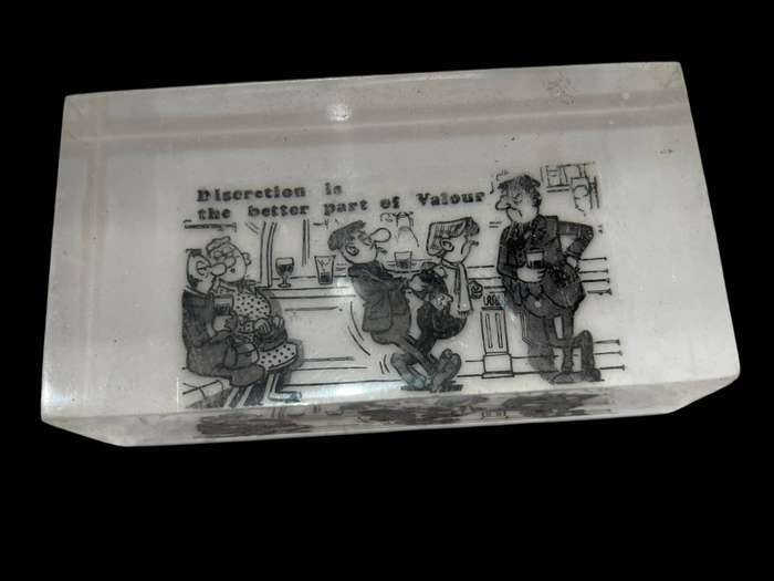 Paperweight Andy Capp