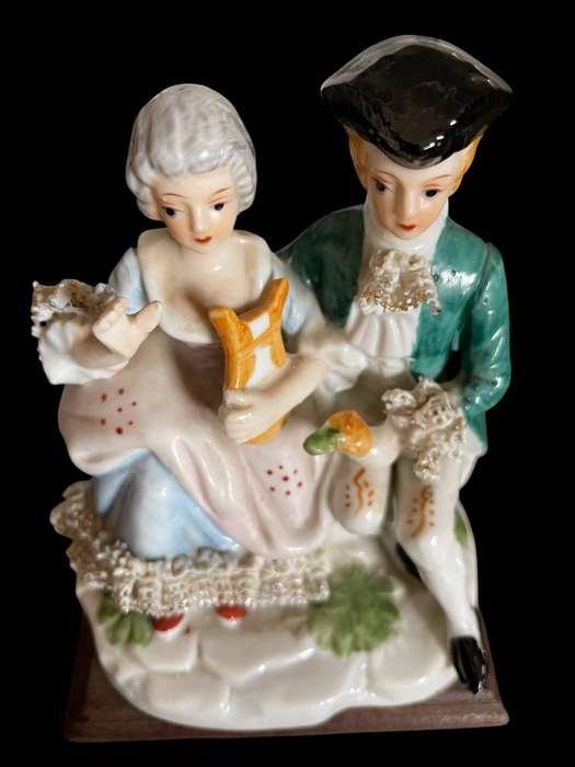 Ornament figurine