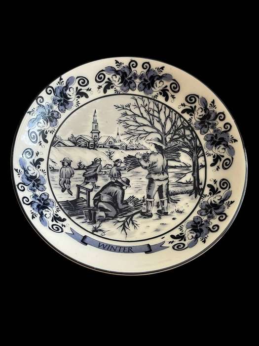 Plate display Delft