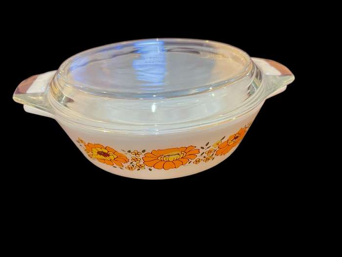 Oven dish milk glass lidded(NR6)each