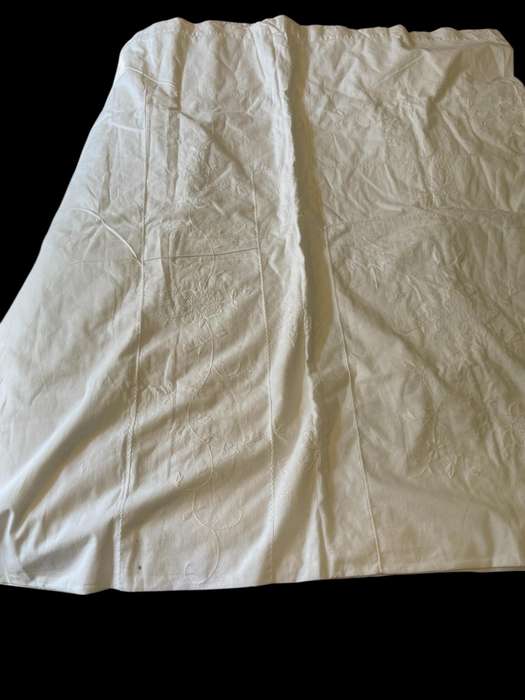 Table centre piece/overlay/tablecloth(NR18)
