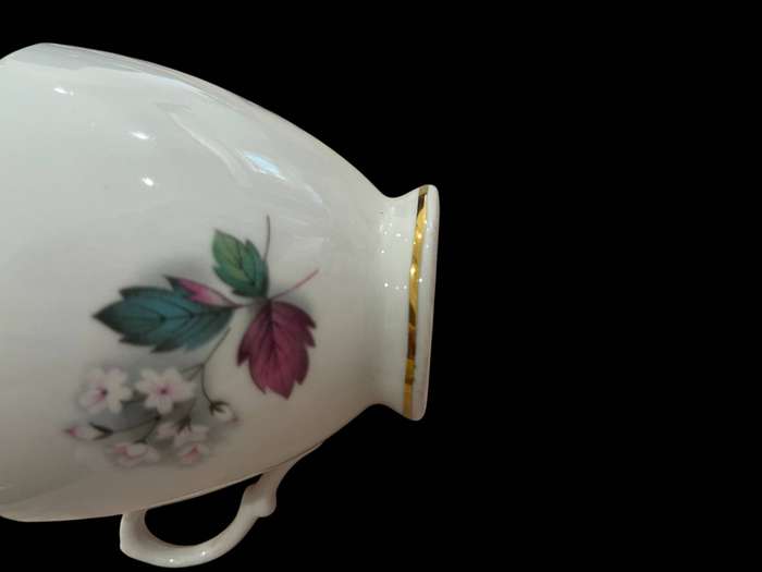 Teacups Royal Vale each