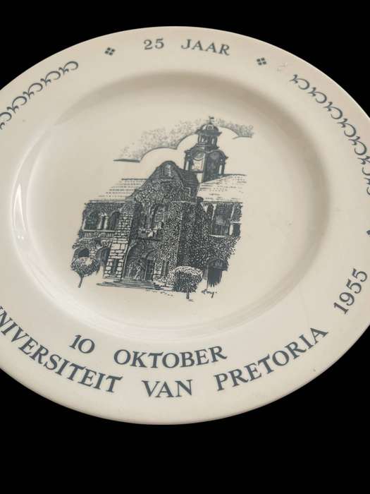 Plate display