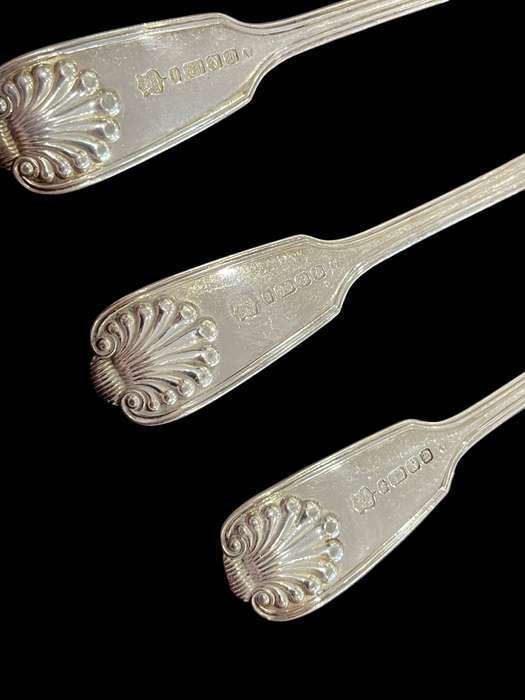 Dinner forks Queens pattern