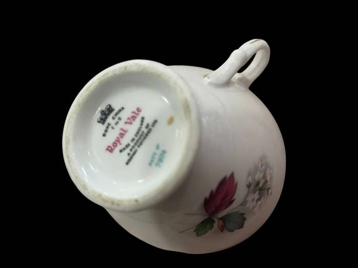 Teacups Royal Vale each