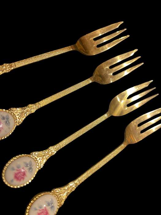Cake forks gold plated(NR22)