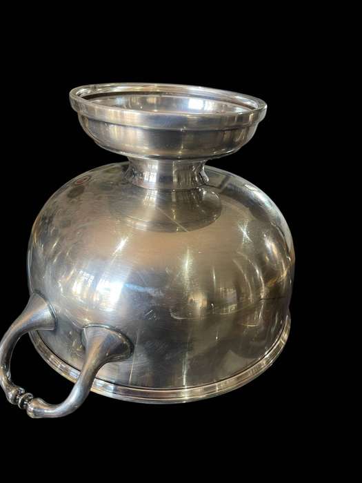 Soup tureen
