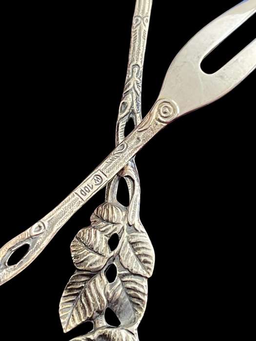Cake/pastry forks x2(A)