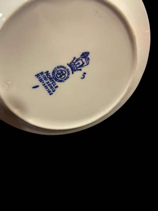 Holder Royal Doulton Norfolk antique