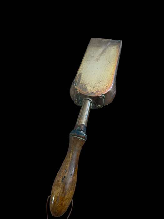 Scoop-coal/flour scoop copper antique