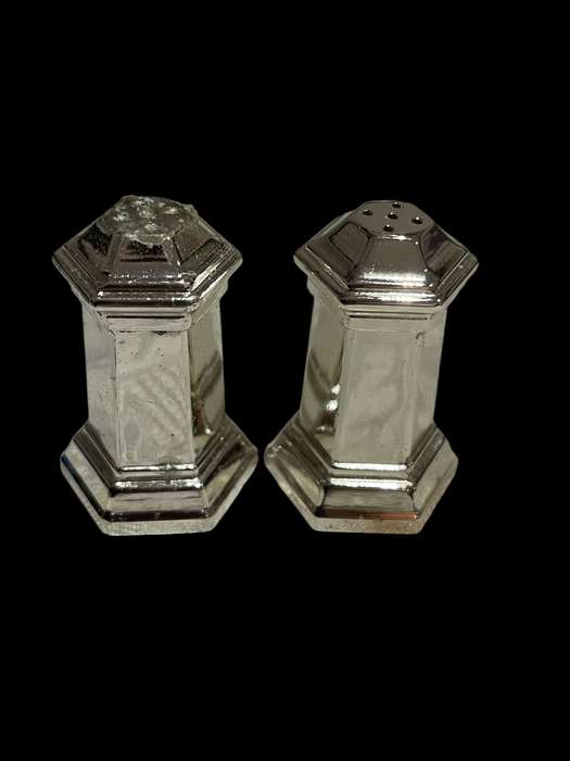 Salt pepper sets per set