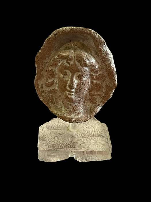 Ornament bust