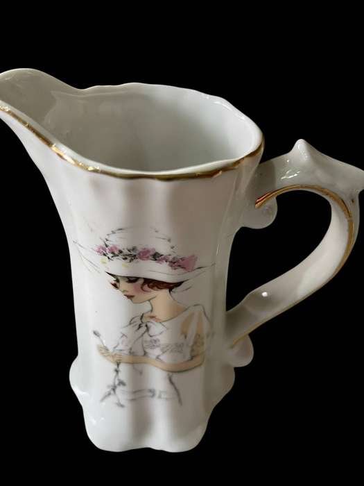Creamer /jug