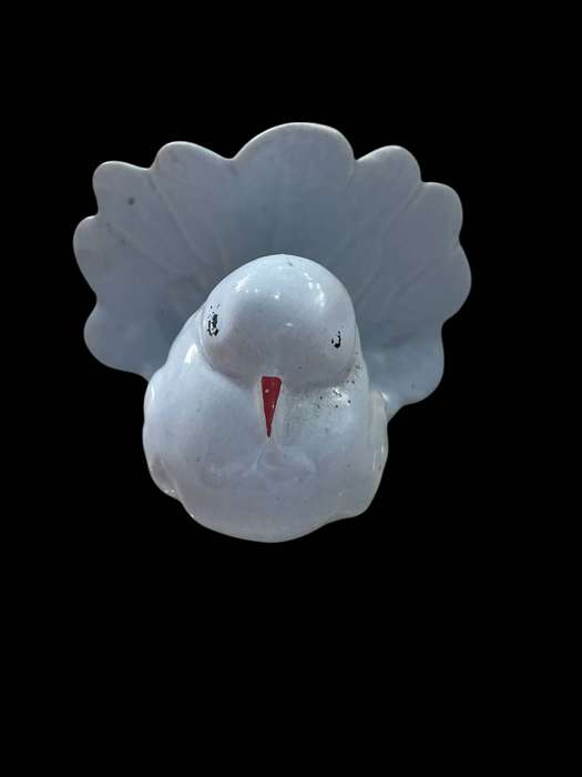 Ornament pigeon