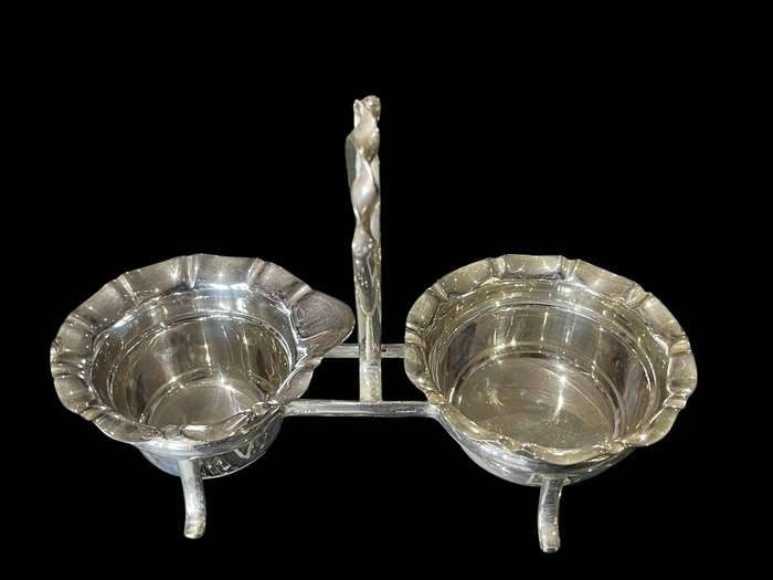Creamer sugar basin stand