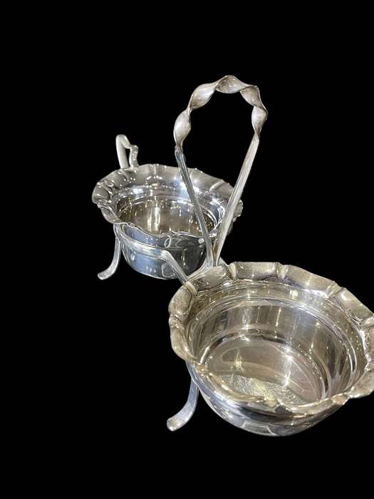 Creamer sugar basin stand