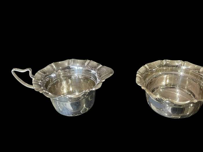 Creamer sugar basin stand
