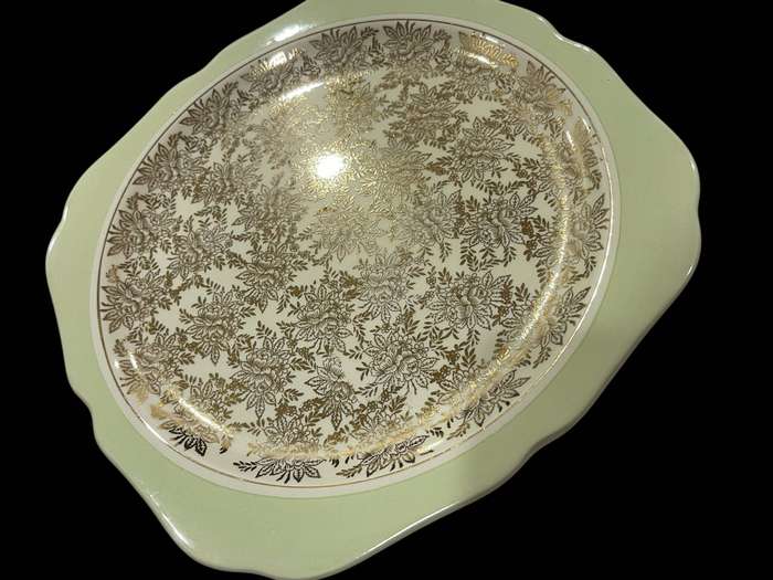 Cake platter Staffordshire