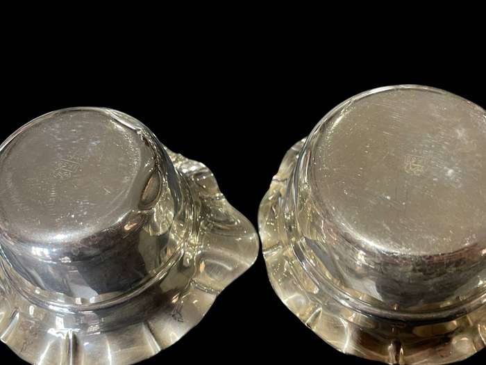 Creamer sugar basin stand