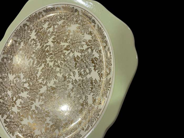 Cake platter Staffordshire