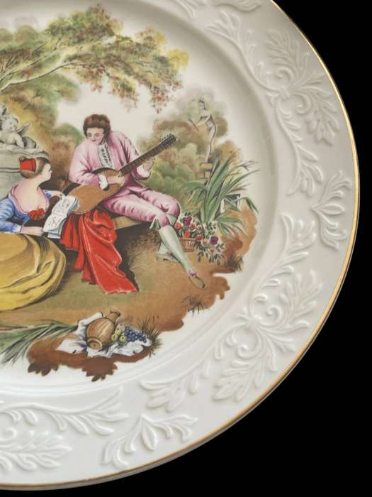 Plate display romantic
