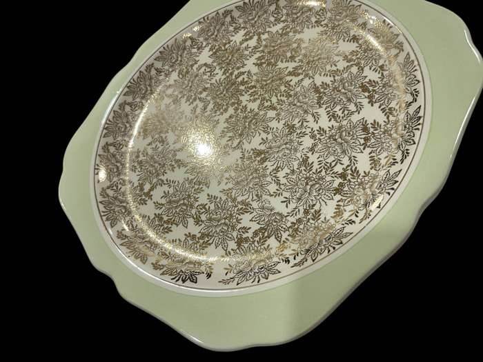 Cake platter Staffordshire