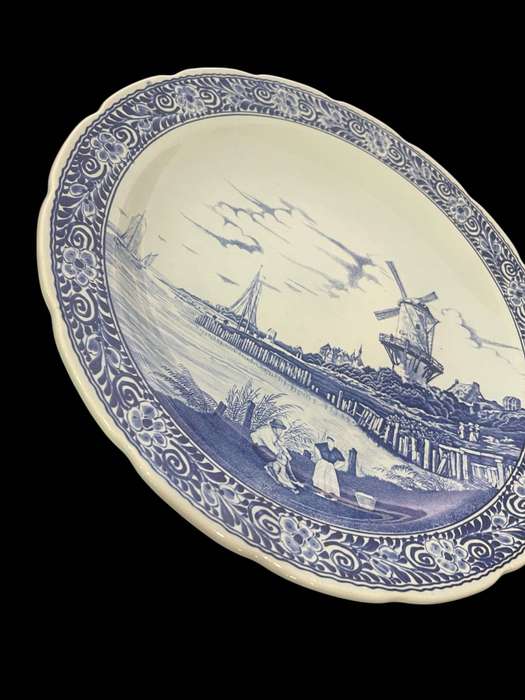 Plate Delft charger
