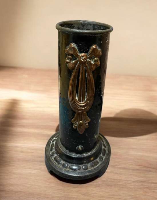 Vase Art Nouveau Metal/ copper