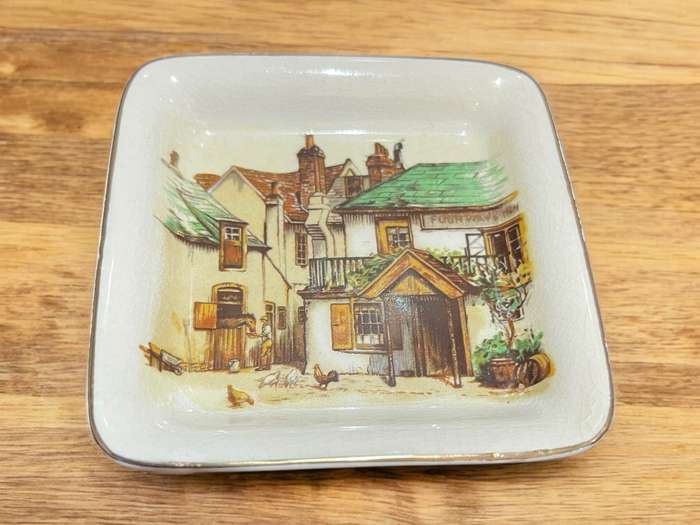 Plate/teaspoon rest porcelain