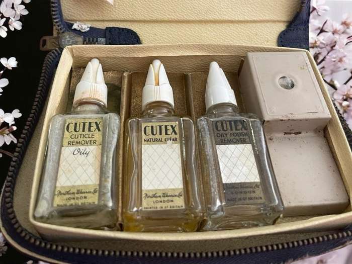 Vanity set Cutex 1930s