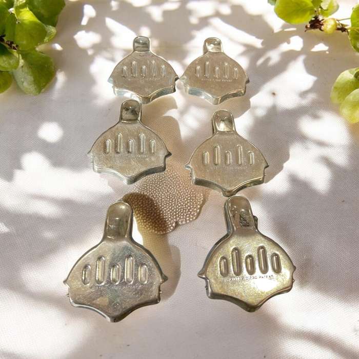 Lemon wedge squeezers each