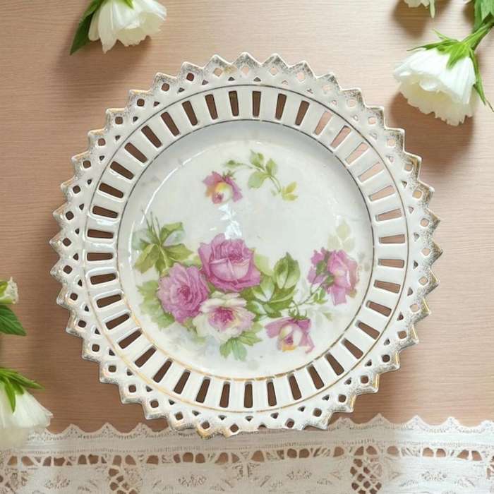 Plate display lattice