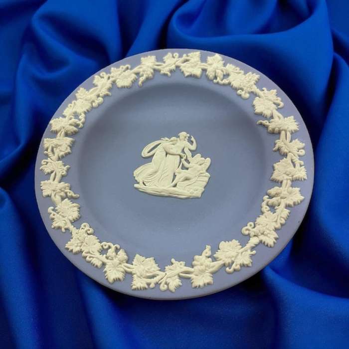 Plate display Wedgwood