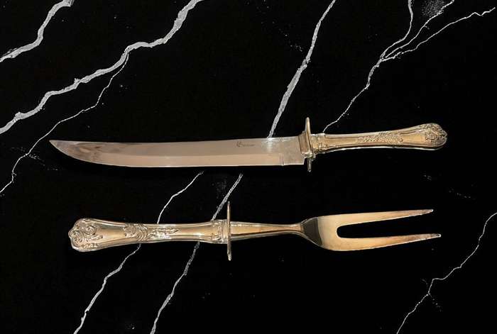 Carving set