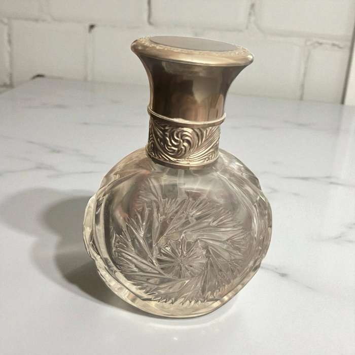 Perfume bottle(E)
