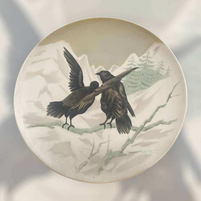 Plate display Crows