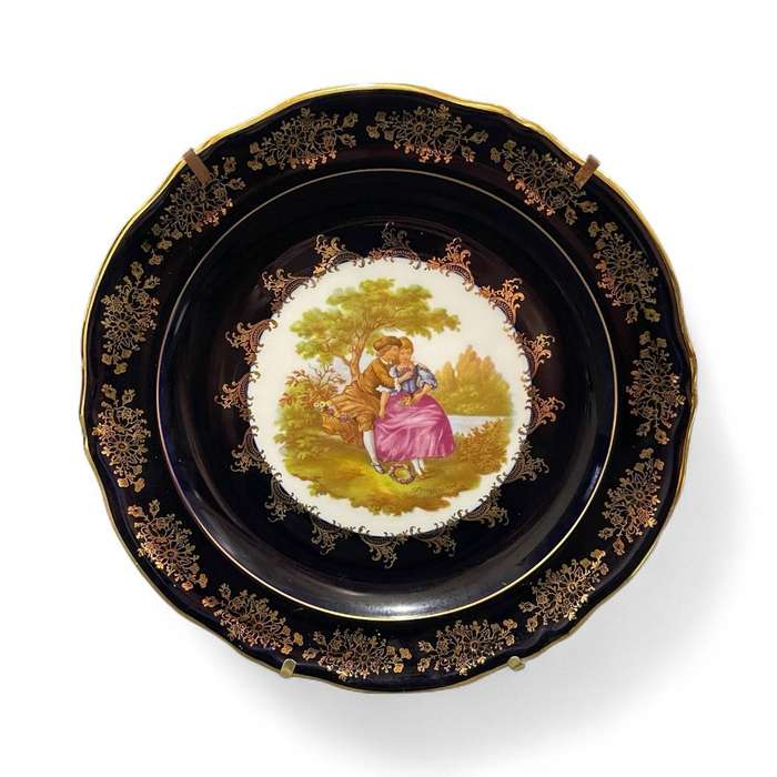 Plate display Limoges